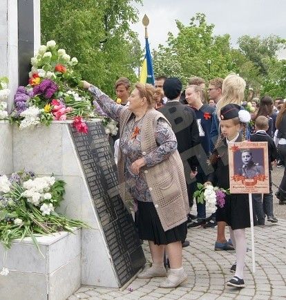 А вот и я, цветов не надо))))))))))))
