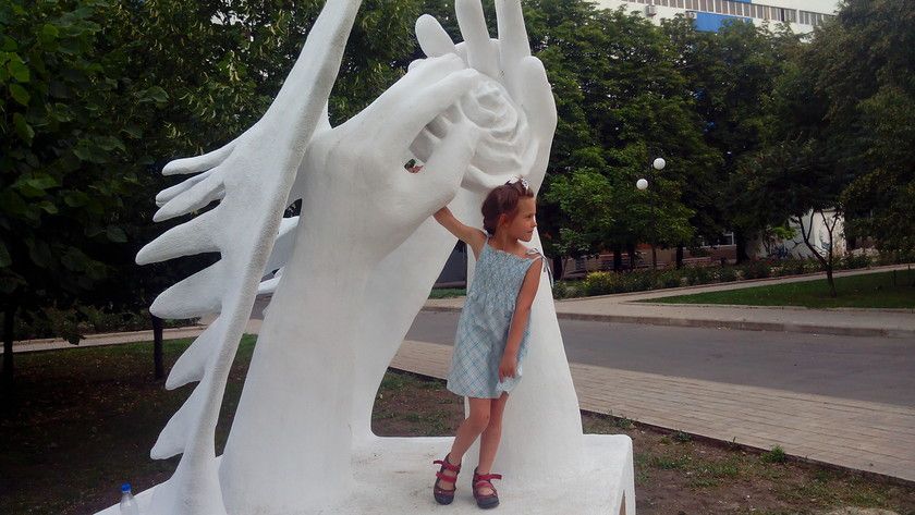 Самое главное в жизни --это здоровье и деньги, а всё остальное приложится.