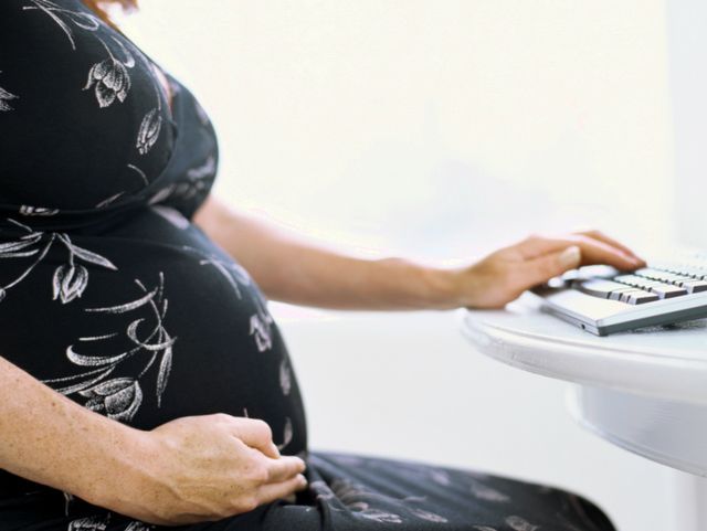 Льготы работающим беременным женщинам и матерям