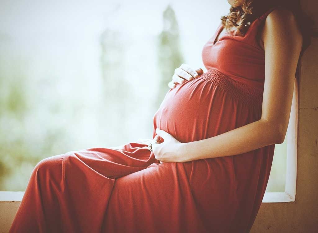 Опасен ли насморк во время беременности?