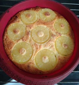 Творожная запеканка с изюмом и ананасами Творожная запеканка с изюмом и ананасами